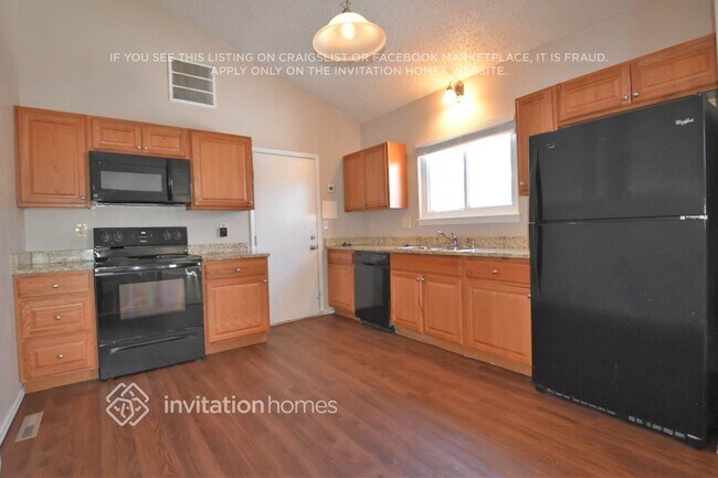 Photo - 1024 S Waco Way