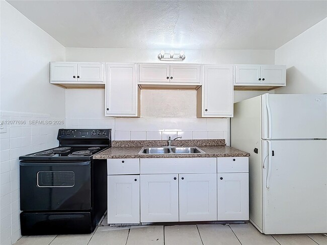 Photo - 2419 NW 6th Ct