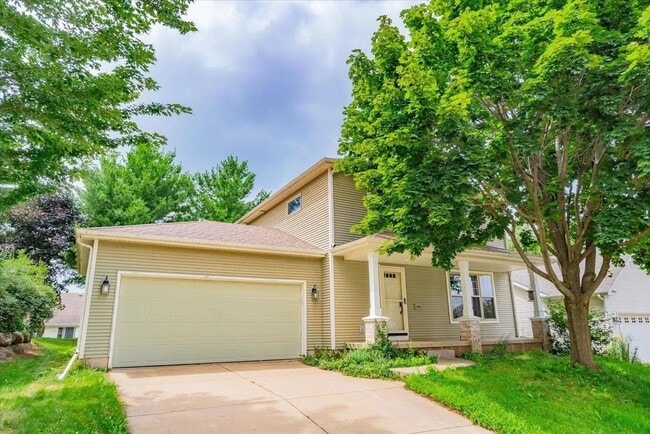 Building Photo - 1406 Dewberry Dr