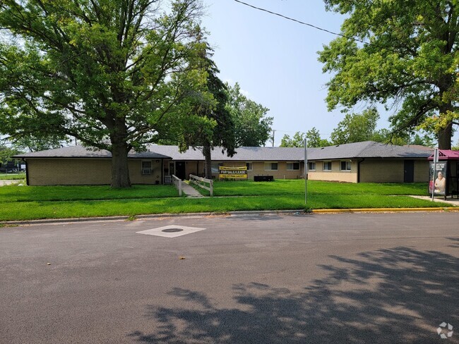 Building Photo - 908 Greenbrier Rd Rental