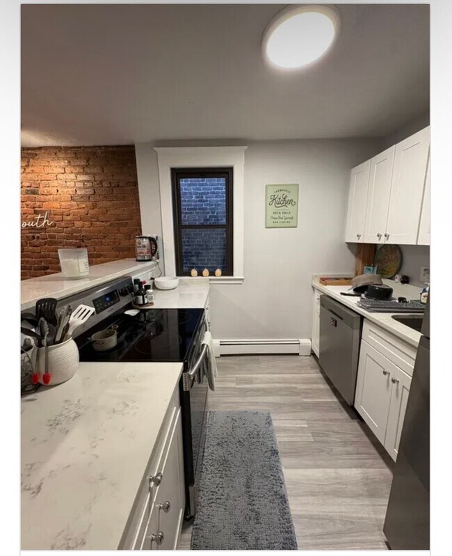 Photo - Beautiful 1.5 bedroom in Brighton…. DON’T MISS OUT!!!!