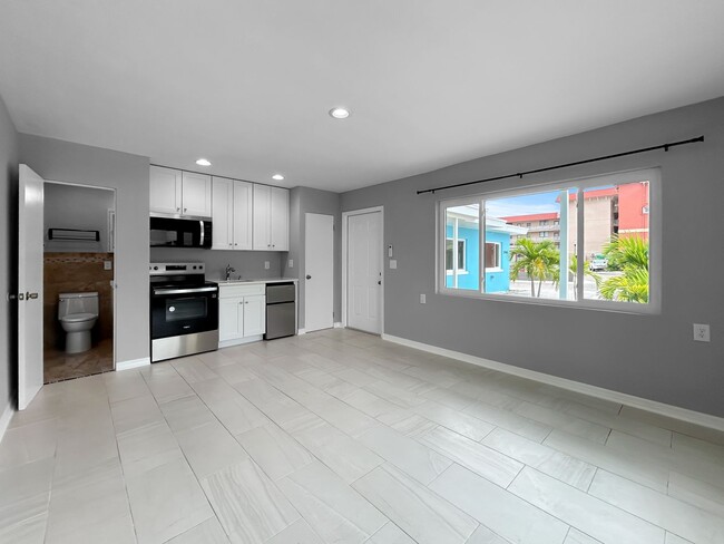 Photo - 17615 Lee Ave Unidad A