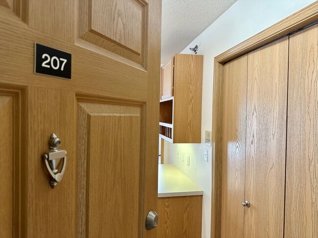Building Photo - 2 Bedroom 2 Bath - South Fargo - April 1st Unit 207