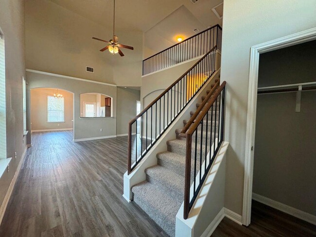 120 Kingfisher Ln