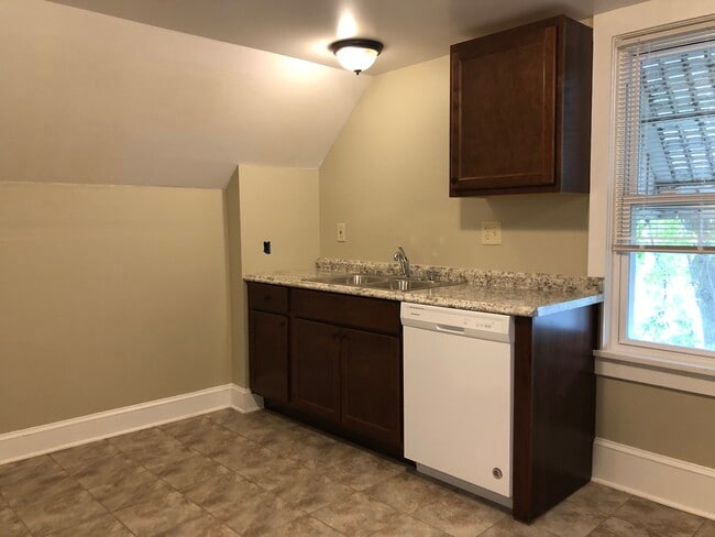 3545 E Plankinton Ave Unit UPPER