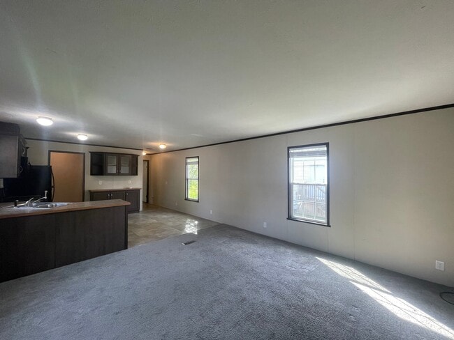 Photo - 87 W Manor St