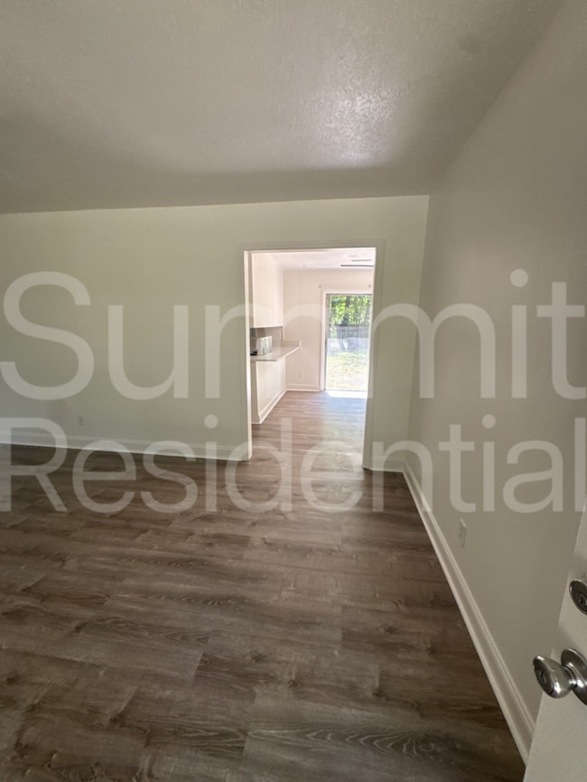 Photo - 503 Berkeley Dr