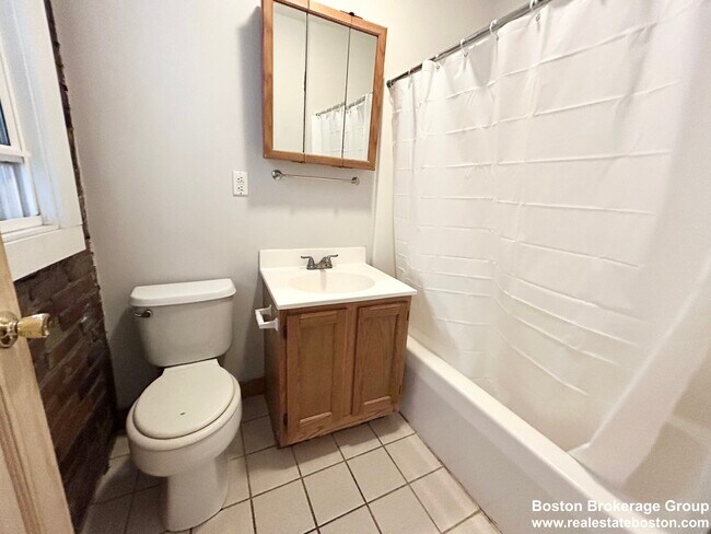 Photo - 733 Parker St Unit 2