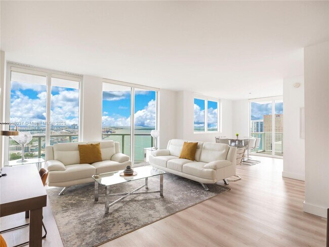 Building Photo - 244 Biscayne Blvd Unit 3703