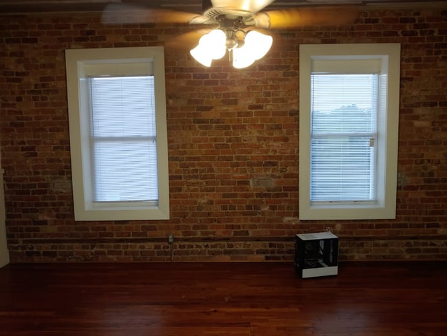 Photo - 1035 S Jones St