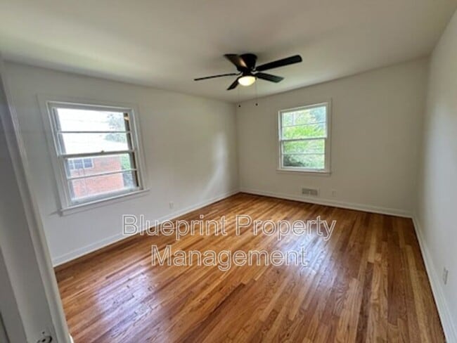 Photo - 9836 Redcliff Rd
