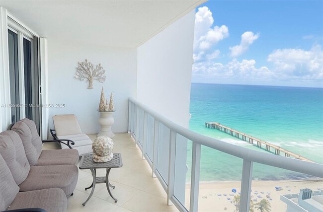 Photo - 16711 Collins Ave Unidad 2301 Rental