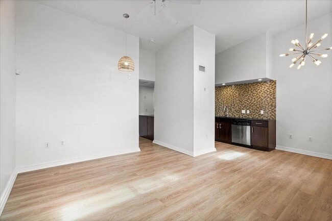 Photo - 2200 Dickson Dr Unit 227