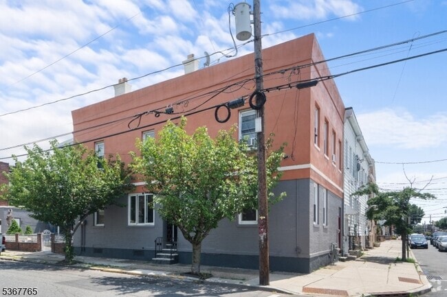 Building Photo - 655 4th Ave Rental