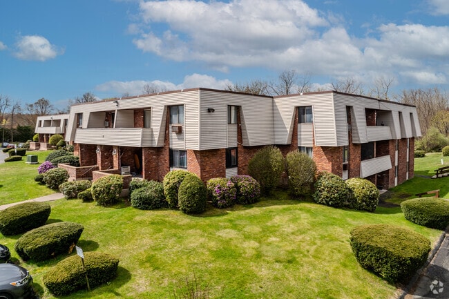 Exterior - Sherwood Arms Condominiums