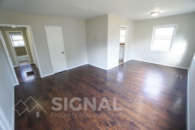 Photo - 540 Athens Ct