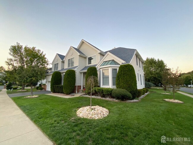 Photo - 2 Hampshire Pl