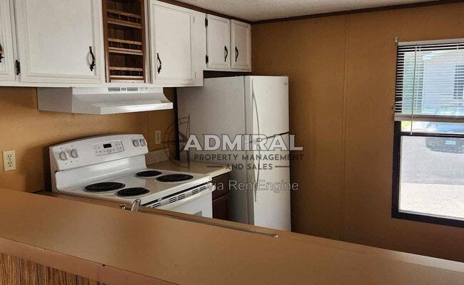 Photo - 7 Otis Ln
