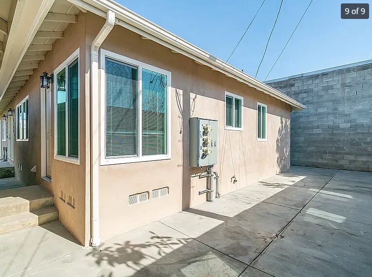 Photo - 2514 E Adams St