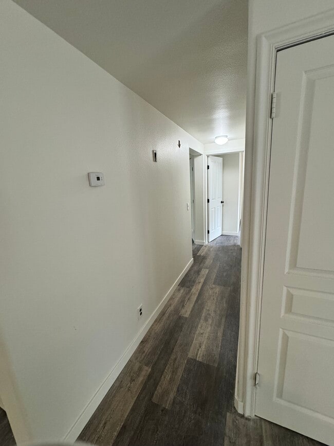 Photo - 5266 Grove St