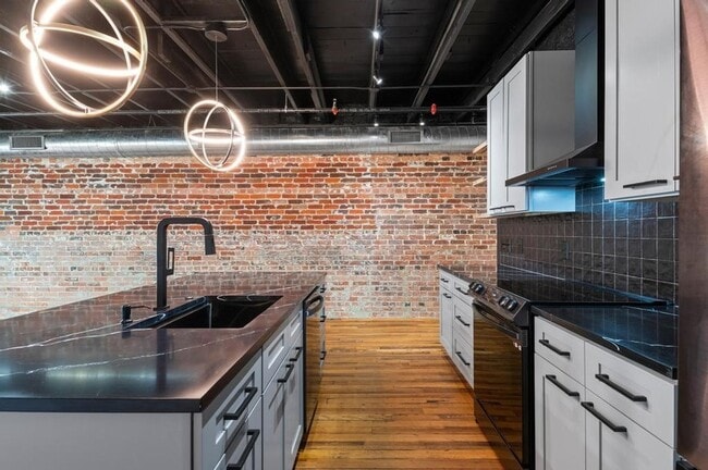 Photo - 330 W Lamar St Unit 202