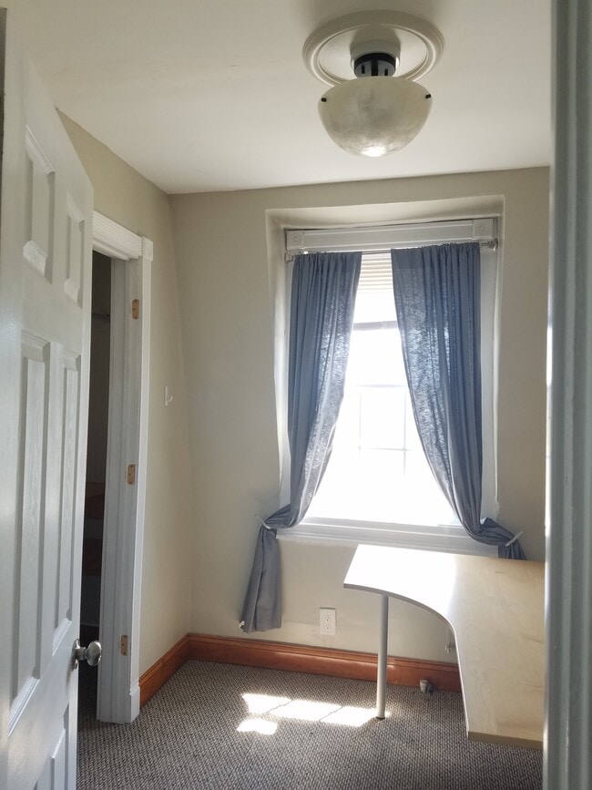 Photo - 977 Whalley Ave Unit 3
