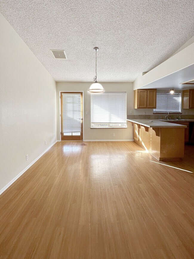 Photo - 605 E Wilson Ave