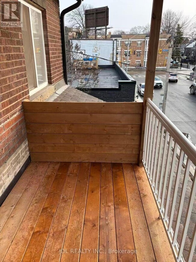 Photo - 5 Sorauren Ave Unité 5