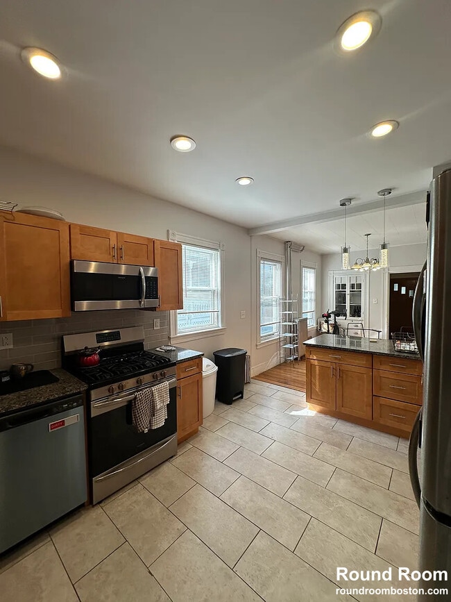 Photo - 384 Washington St