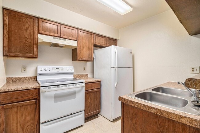 Building Photo - 8201 Richmond Ave. Unit 11 Rental