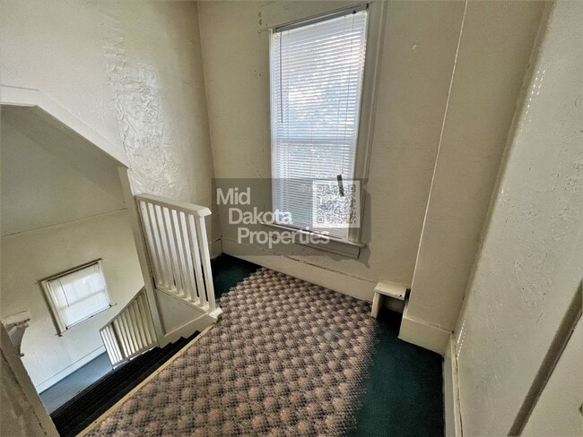 Photo - 915 W 4th Ave Unit 2