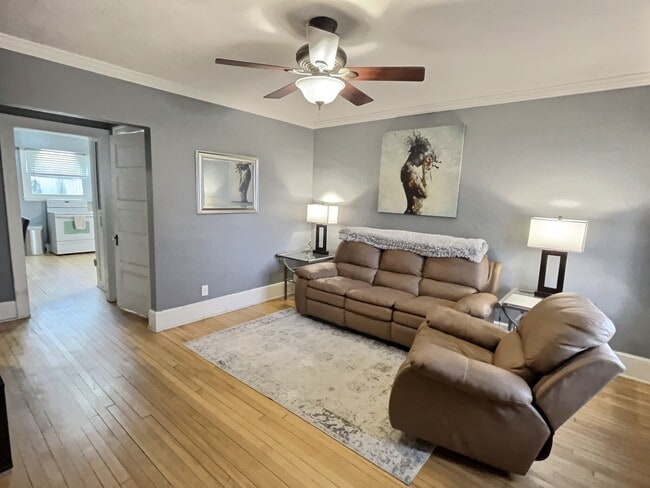 Photo - 2634 N Bartlett Ave Unit Lower