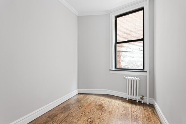 Photo - 330 E 35th St Apartment Unit 23
