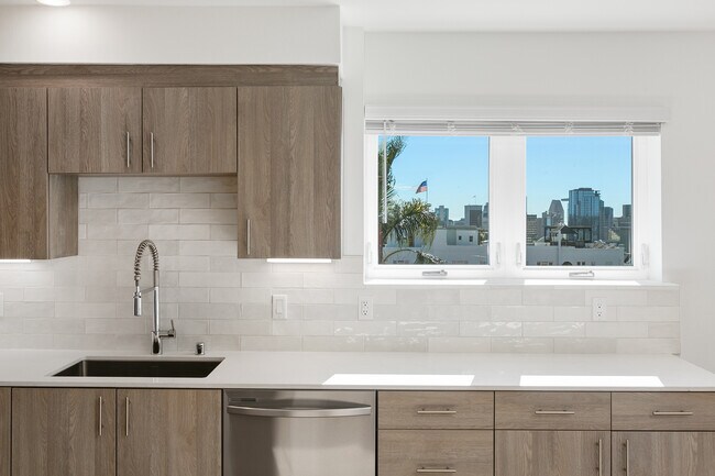 Photo - Fourth and Laurel