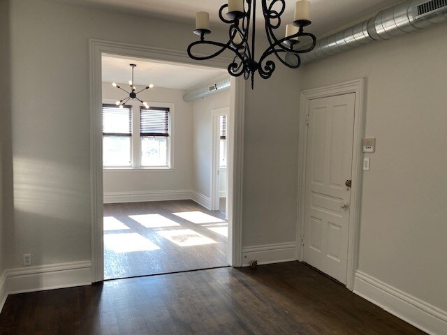 liv/din room - 1333 N Ashland Ave Apartments Unit 3