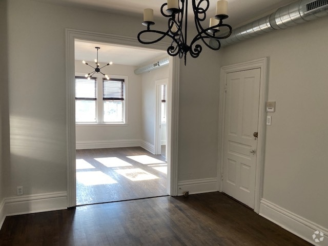 Building Photo - 1333 N Ashland Ave Unit 3 Rental