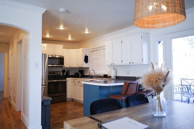 Photo - 220 E 4300 S Unit Upstairs