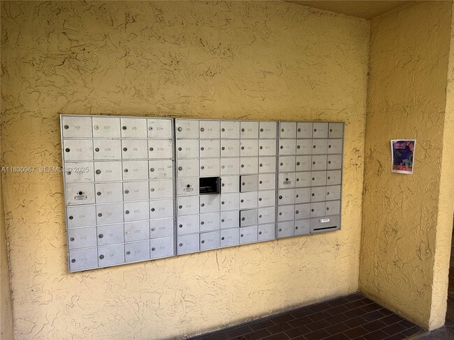 Photo - 6575 W Oakland Park Blvd Unidad 214