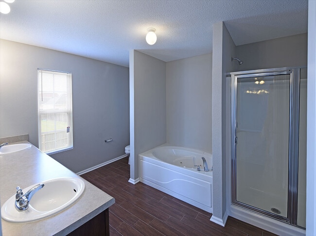Photo - 3 bedroom 2.5 bath over 2,200 sq feet near Hacks Cross and Shelby Dr