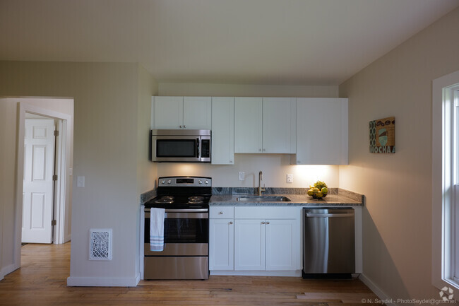 Building Photo - 266 King St Unit 2 Rental