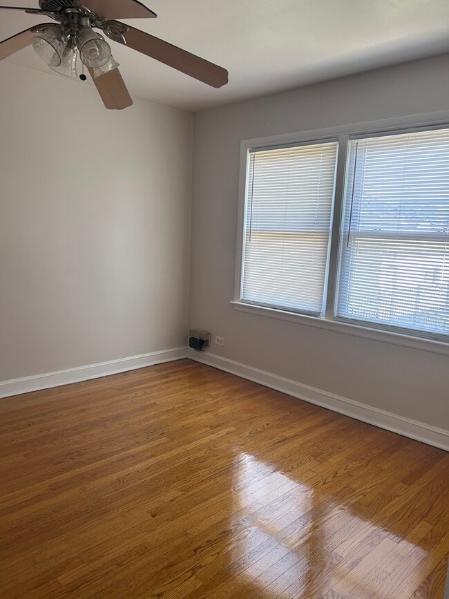 Building Photo - 3019 W 71st St