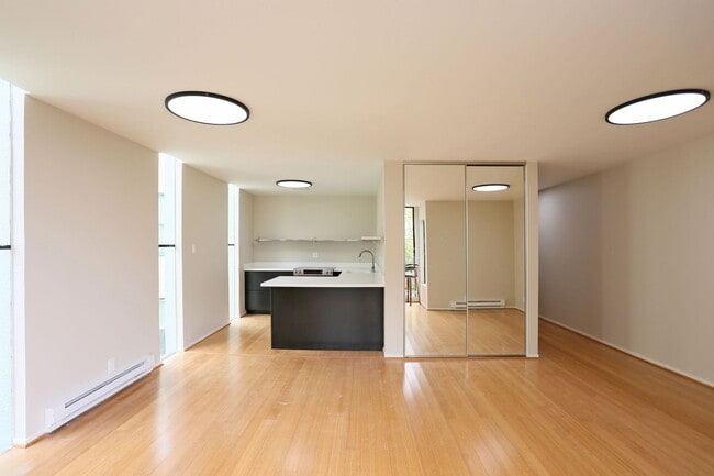 Photo - 439 Greenwich St Unit A