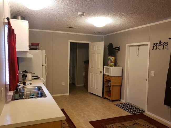 Photo - 161 E Crest Dr