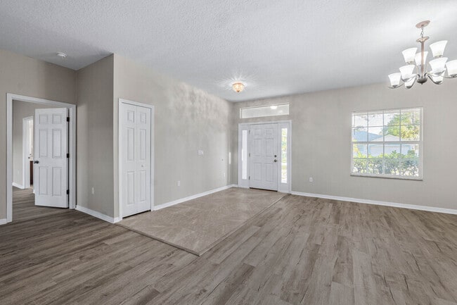 Photo - 14 Poppy Ln