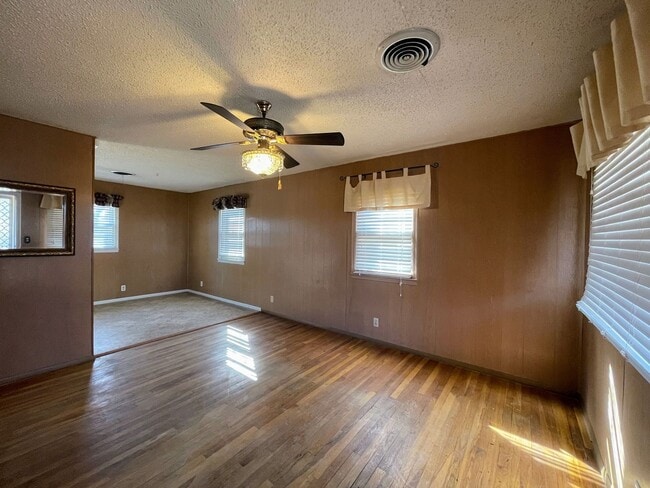 Photo - Welcoming 3-Bed Retreat in Lamesa – Comfort Meets Classic Charm!