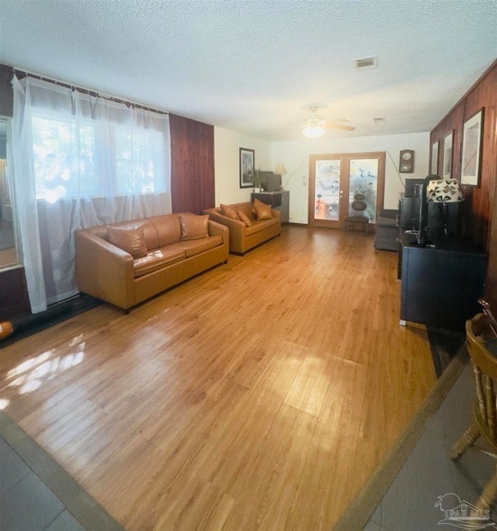 Photo - 581 Calhoun Ave