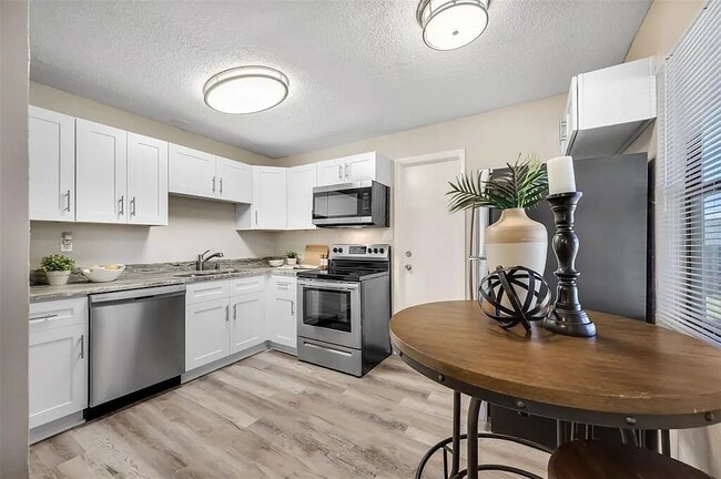 Photo - 408 61st Ave NE