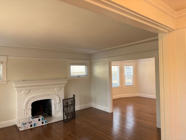 Photo - 616 N Claremont St Apartamento Unidad A