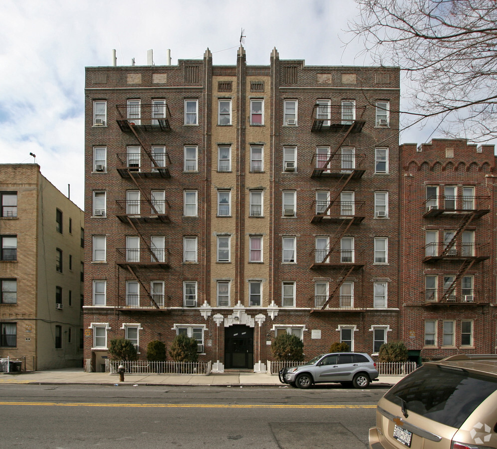 Primary Photo - 1114-1118 New York Ave Apartments