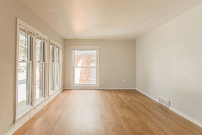 Photo - 604 Marine St Unit 2